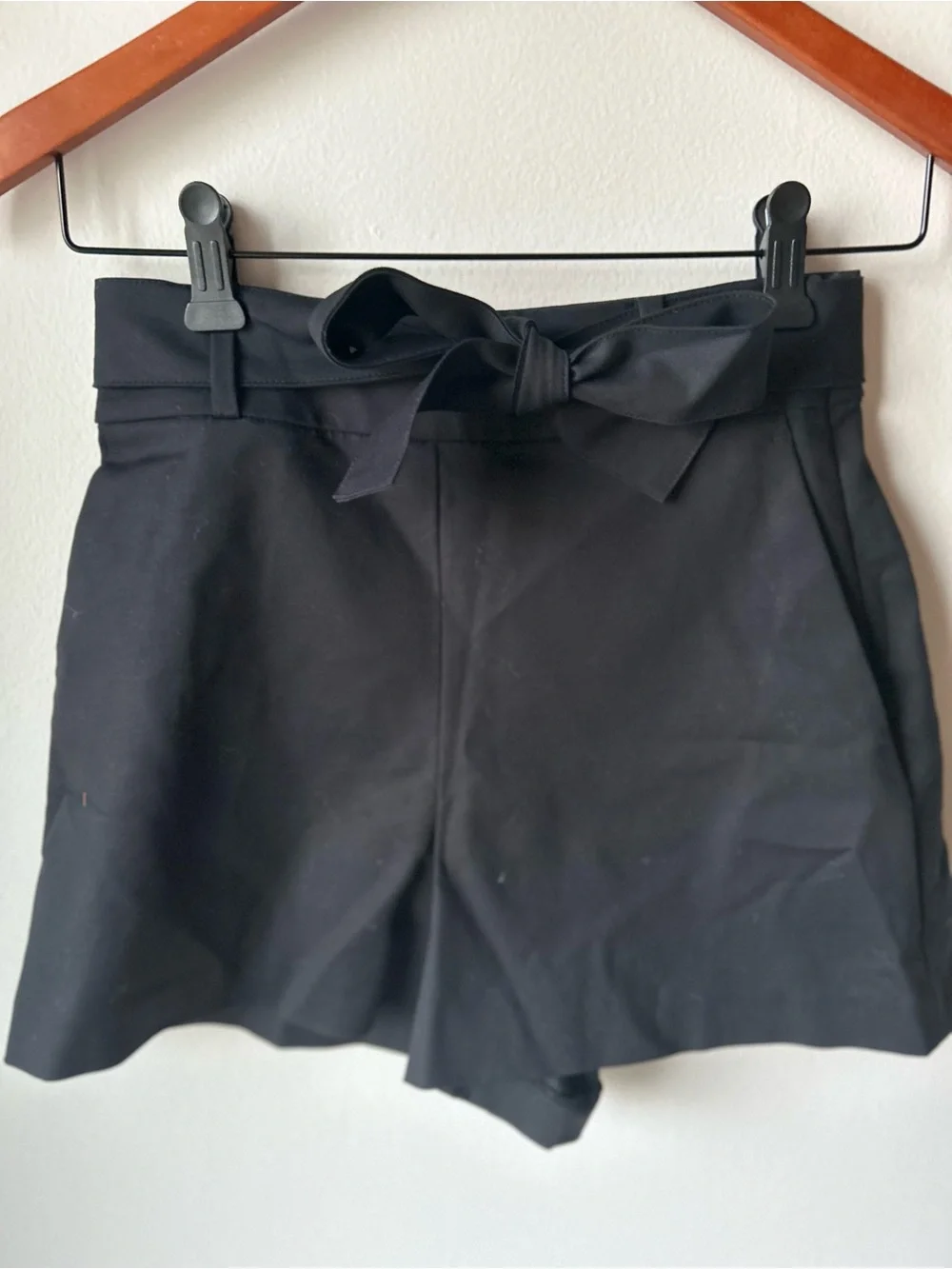 BABATON ARITZIA Black Belted Trouser Shorts | Size 0 | Like New